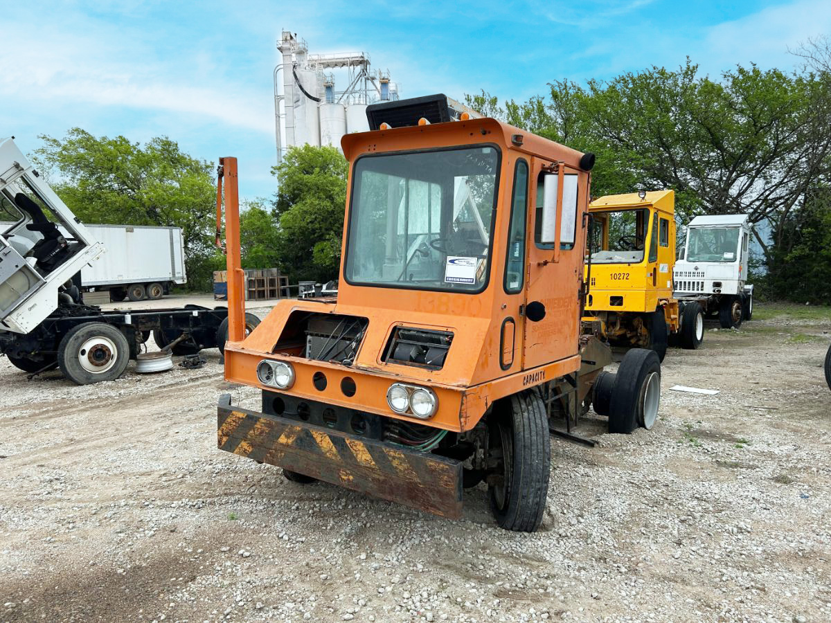 1990-CAPACITY-PARTS-TRUCK-16111_3.jpg