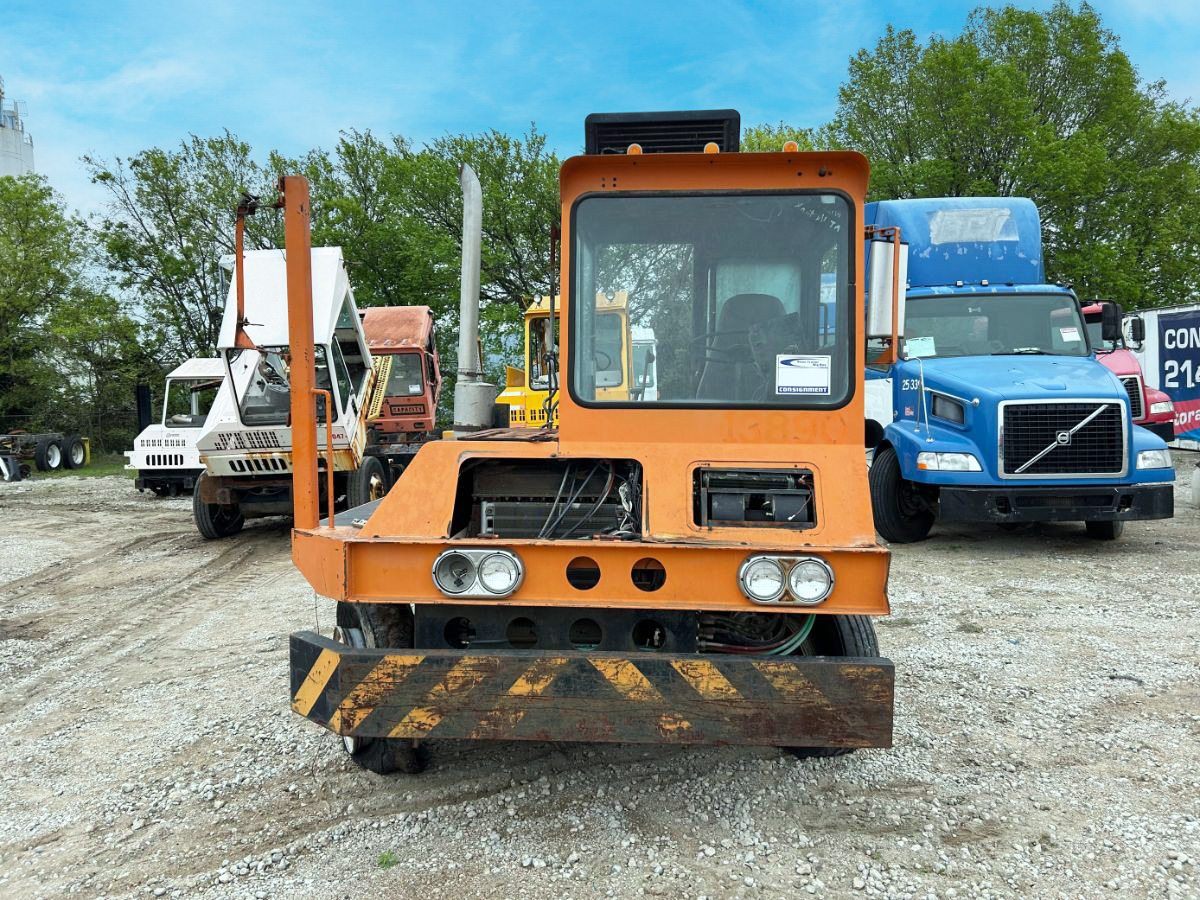 1990-CAPACITY-PARTS-TRUCK-16111_4.jpg