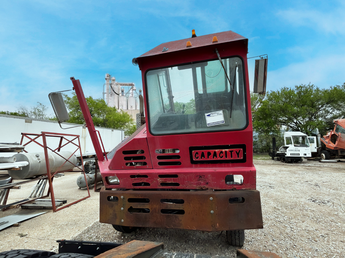 1998-CAPACITY-PARTS-TRUCK_4.jpg