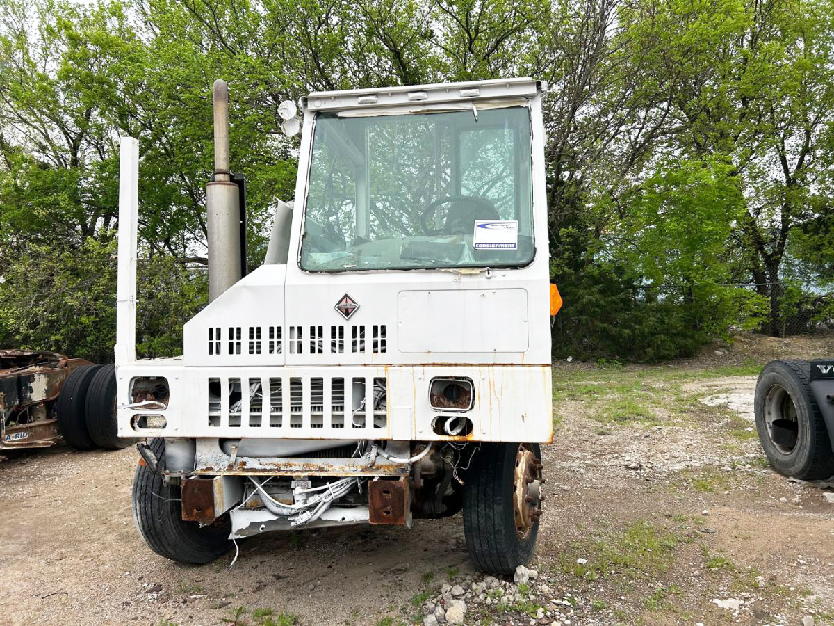 2000-INTERNATIONAL-PARTS-TRUCK-80162_3-1.jpg