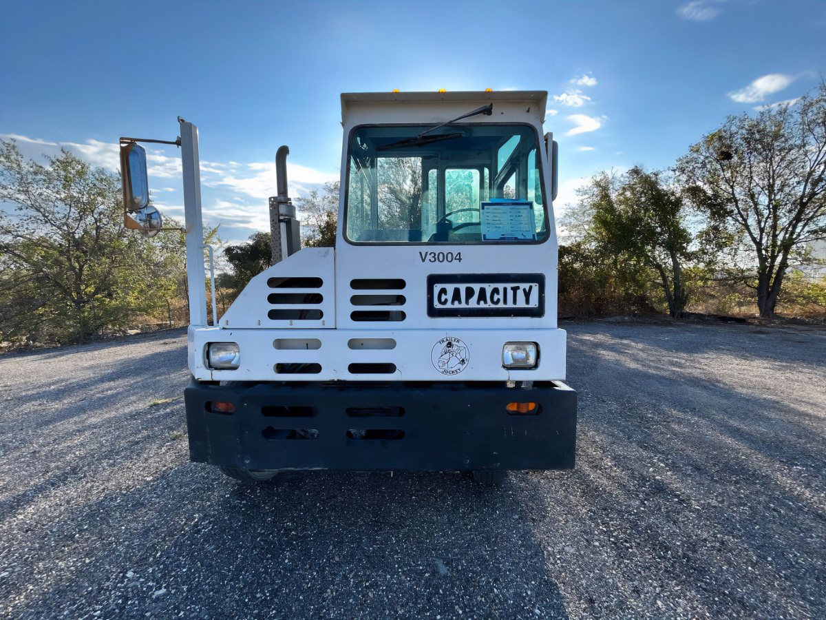 2001-CAPACITY-TJ5000-ROBERTS-TRUCK-2.jpg	