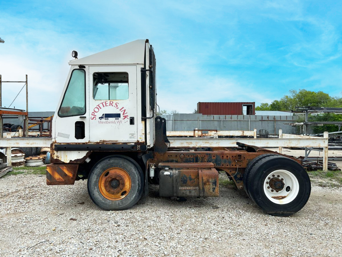 2002-OTTAWA-PARTS-TRUCK-305181-1.jpg